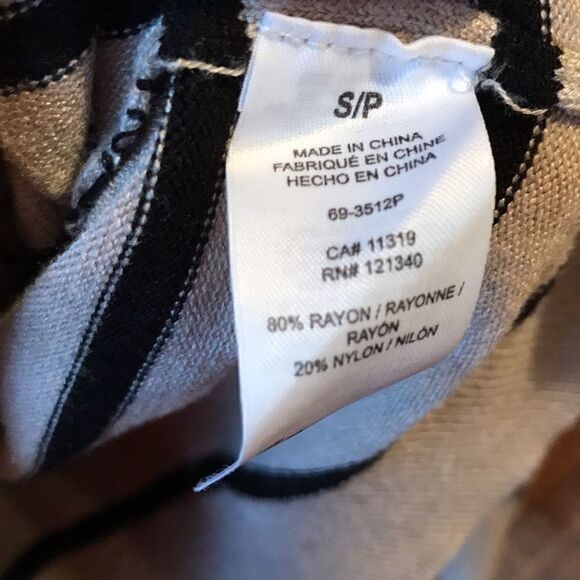 3/30$ Dynamite cardigan   - Picture 4 of 5